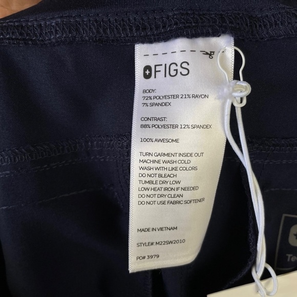 Figs Slim Axim Cargo Scrub Pants - Picture 11 of 12